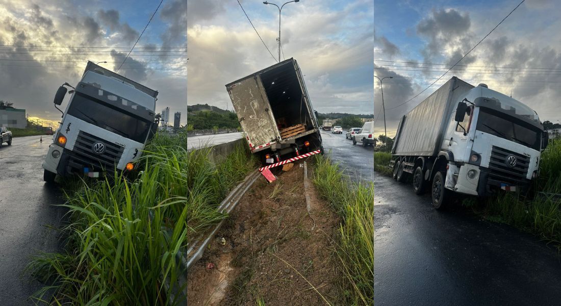 Caminhão tombou no canteiro central do trecho da BR-232