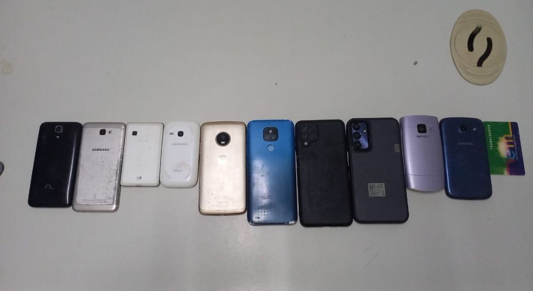 Celulares apreendidos com os adolescentes