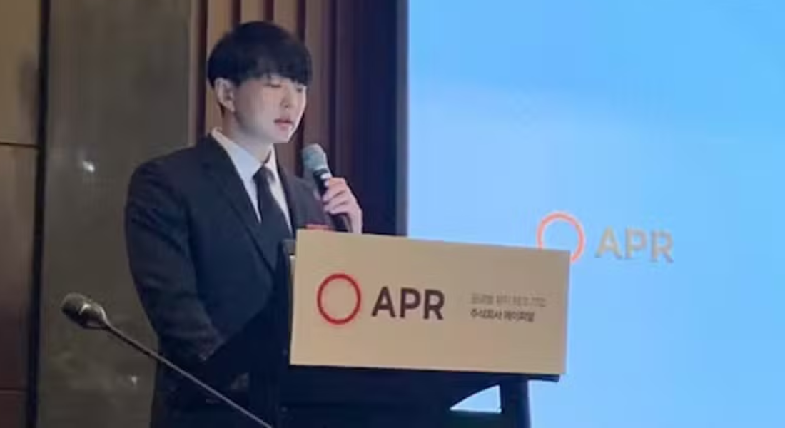 Kim Byeong Hoon, fundador da APR, em apresentação de negócios