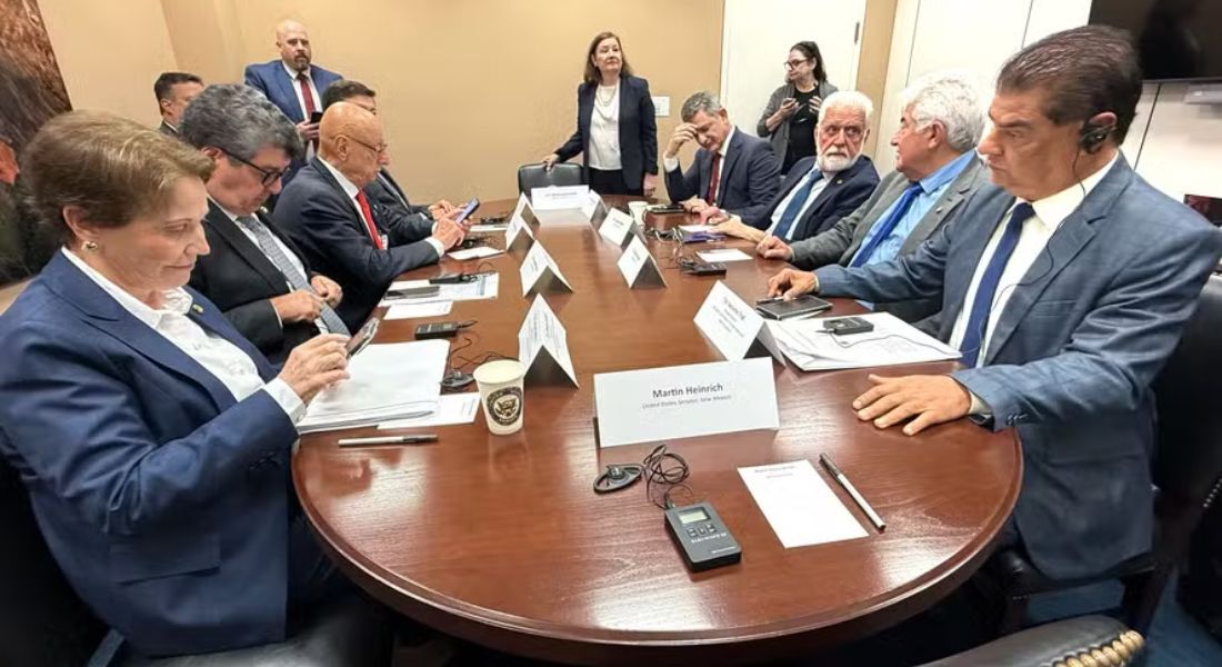 Comitiva de senadores brasileiros é recebida pelo democrata Martin Heinrich