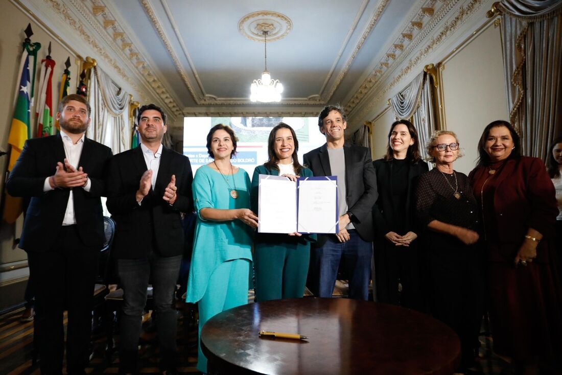 Administrador adjunto de Noronha, Virgílio Oliveira; secretário de Turismo do estado, Kaio Maniçoba; Priscila Krause; Raquel Lyra; secretário de Meio Ambiente Daniel Coelho; presidente da Fundarpe, Renata Borba; chefe do escritório do Iphan, Márcia Azin
