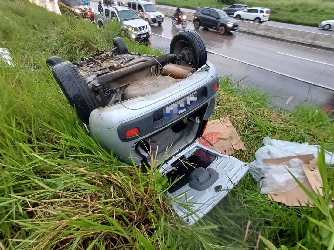 Capotamento em Vitória de Santo Antão 