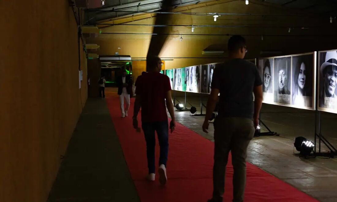 Atores brasileiros defendem a regulamentação dos streamings