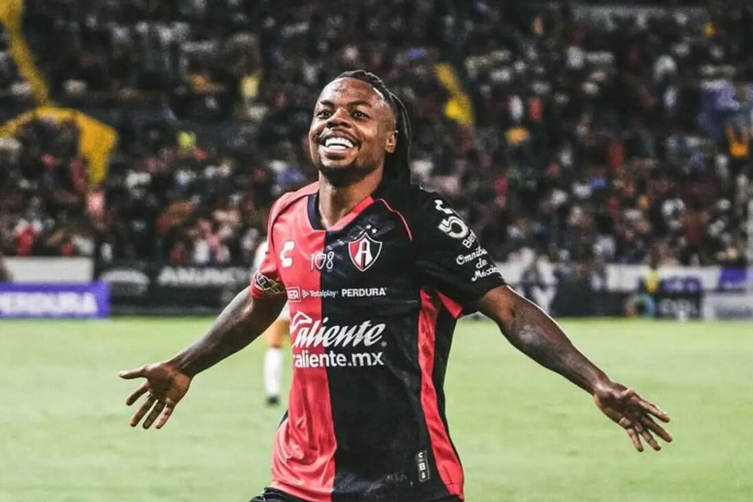 Jhon Murillo, atacante venezuelano que está na mira do Sport