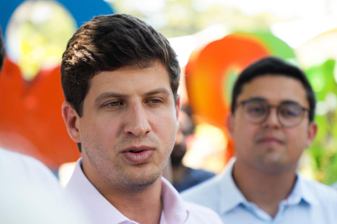 Prefeito do Recife, João Campos (PSB), e o vice Victor Marques (PCdoB)
