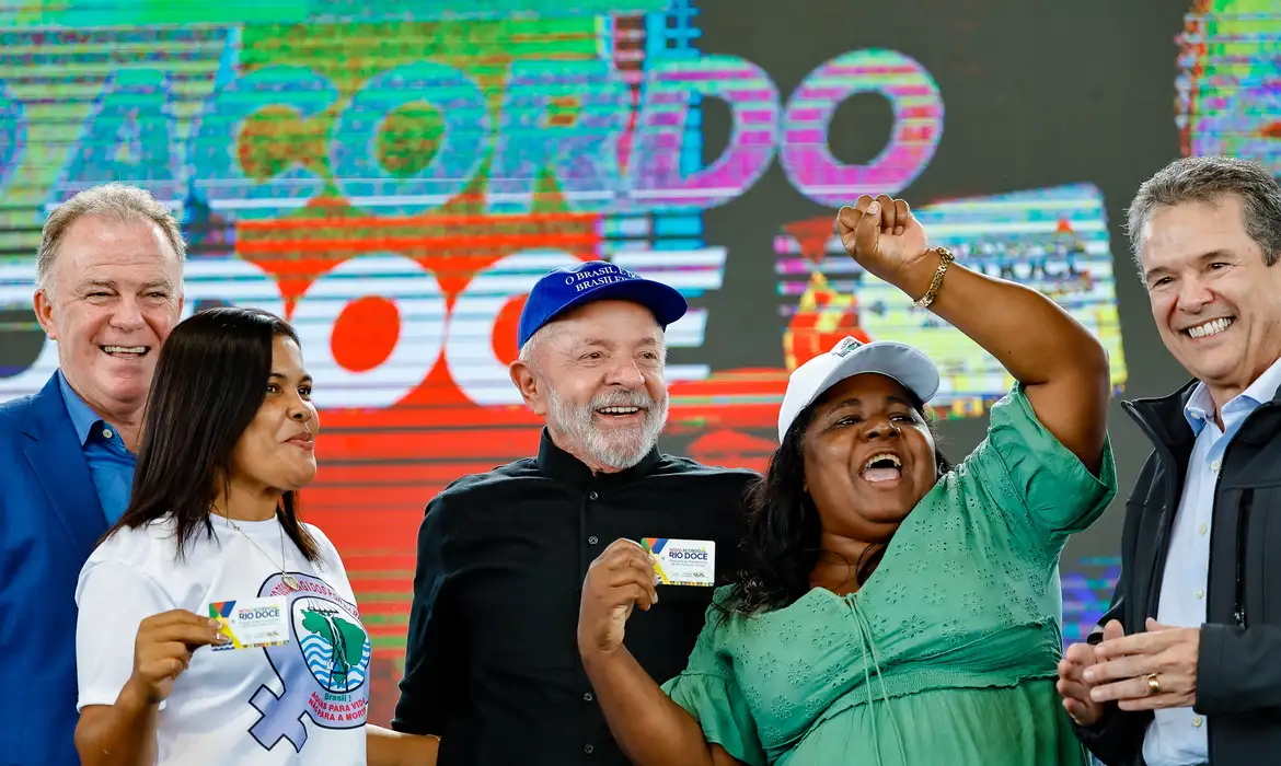 Presidente Lula em cerimônia na Foz do Rio Doce