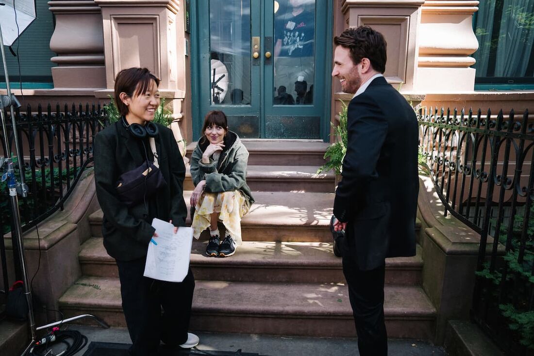 Celine Song, Dakota Johnson e Chris Evans
