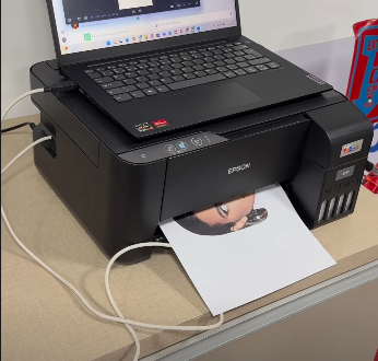 Torcida do Sport prepara máscaras de Bruna Marquezine para provocar Neymar, no próximo sábado (26)