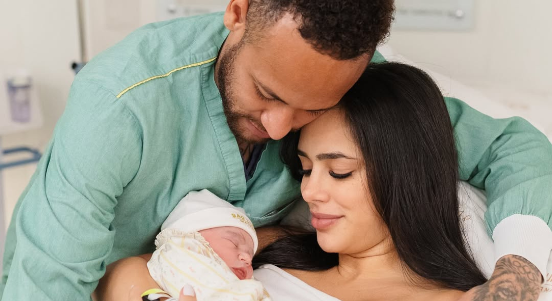 Foto de Neymar e Bruna Biancardi com a filha Mel