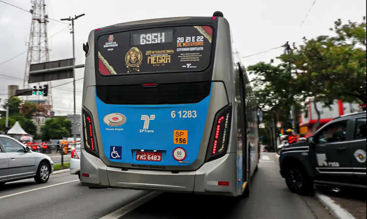 Ataques a ônibus em São Paulo