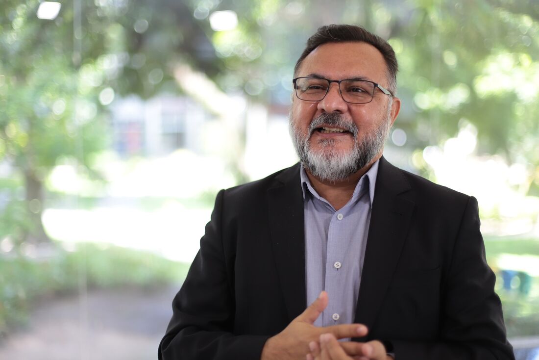 Padre Pedro Rubens, reitor da Unicap
