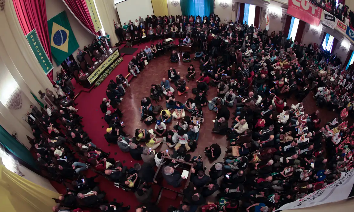 Ato na USP defende soberania nacional diante de tarifaço de Trump