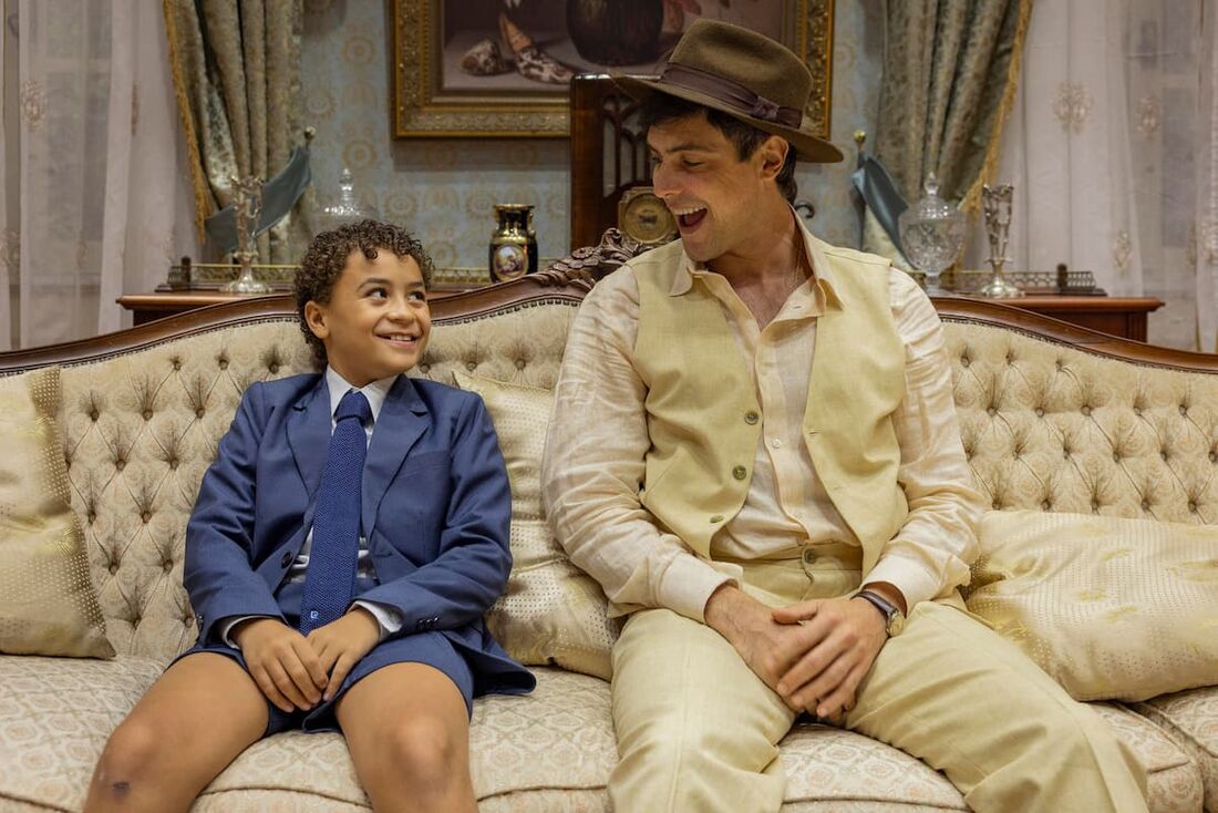 Sergio Guizé e Isaac Amendoim em "Êta Mundo Melhor!"