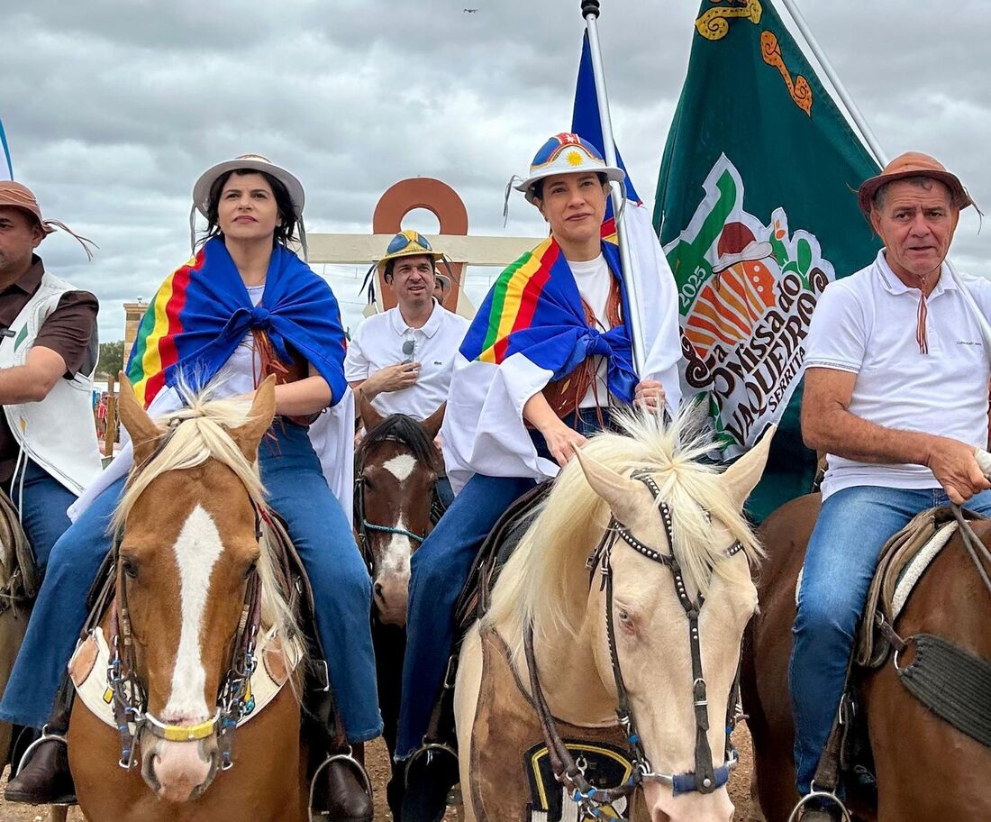 Governadora de Pernambuco, Raquel Lyra (PSD), e a vice-governadora Priscila Krause (PSD) na Missa do Vaqueiro, na Festa do Jacó, em Serrita