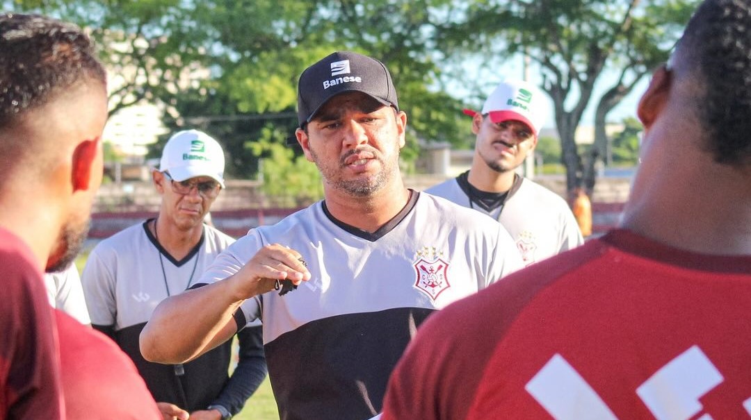 Dico Wooley, treinador do Sergipe, convocou a torcida para o primeiro jogo do mata-mata