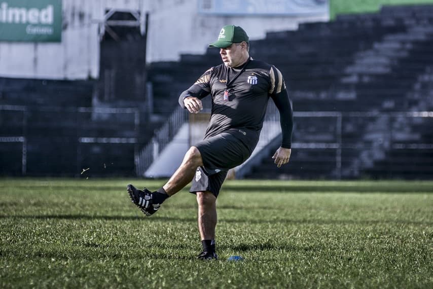 Técnico do Central, Leandro Sena