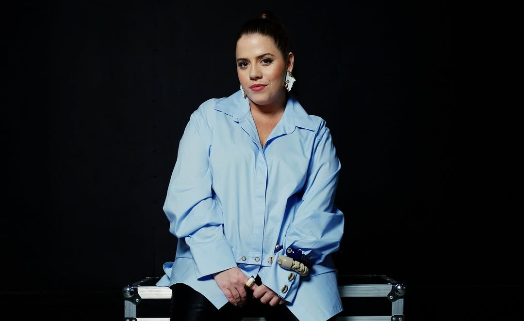 Tati Machado retorna para casa em São Paulo com o marido Bruno