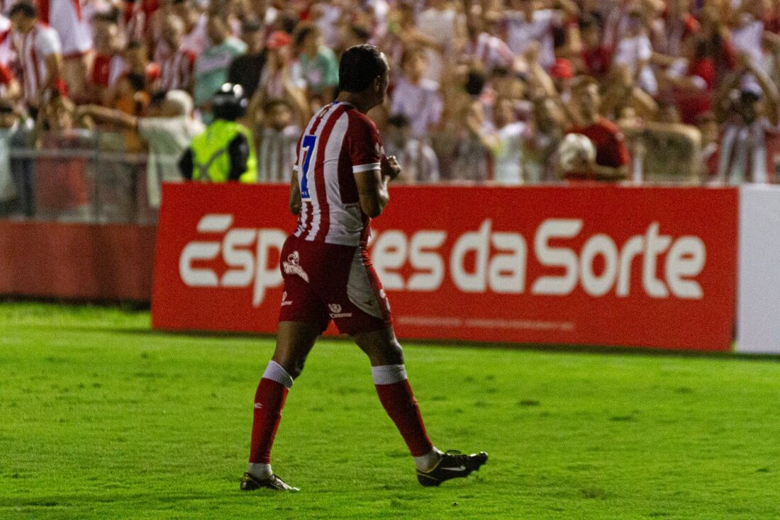 Vinícius, atacante do Náutico