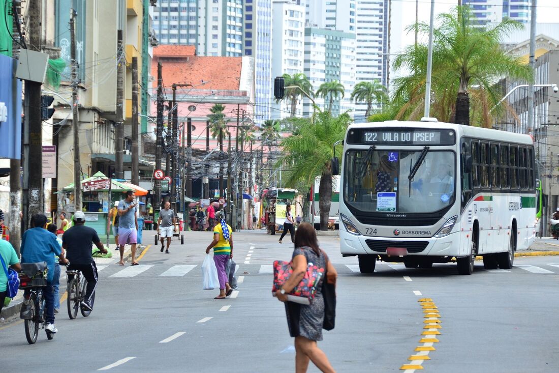 Festa de Nossa Senhora do Carmo altera trânsito no Centro do Recife