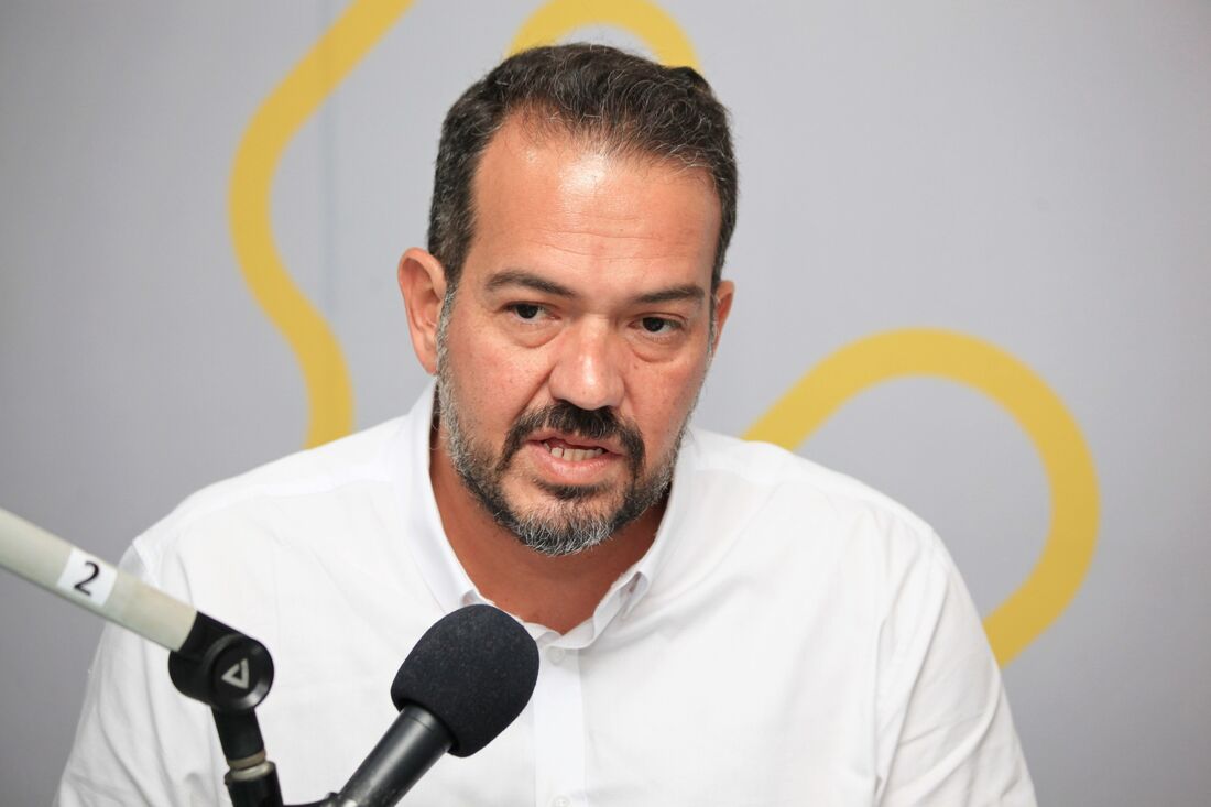 Programa Folha Política com o secretário de habitação do Recife, Felipe Cury.