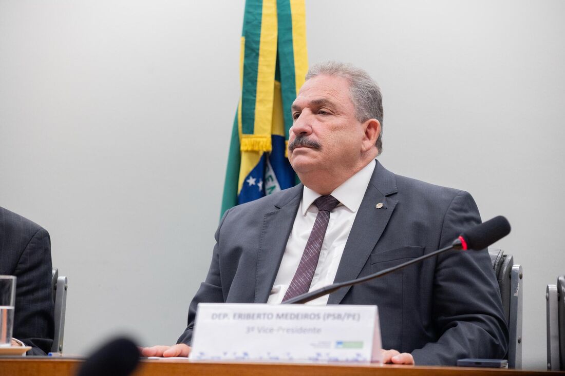 Eriberto Medeiros relata projeto que regulamenta profissão de cuidador de idosos