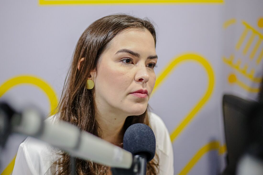 Radio Folha - Entrevista com a Deputada Federal, Maria Arraes.