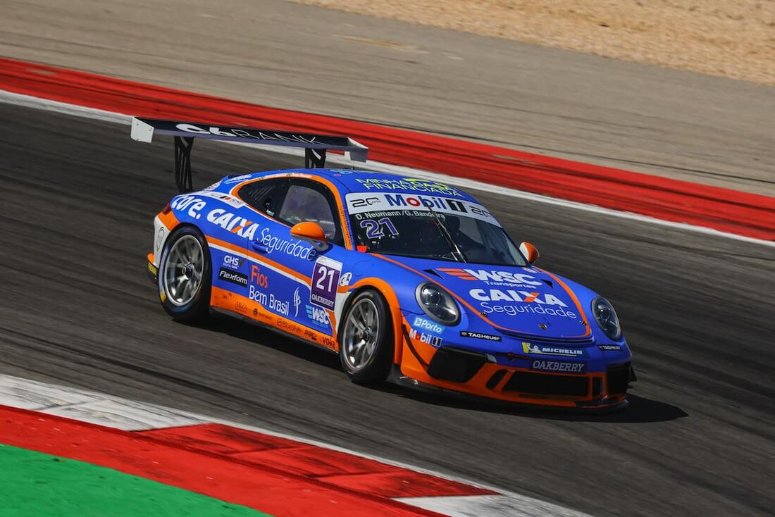 O piloto da Porsche Cup, Daniel Neumann, durante a etapa do Algarve, em Portugal  