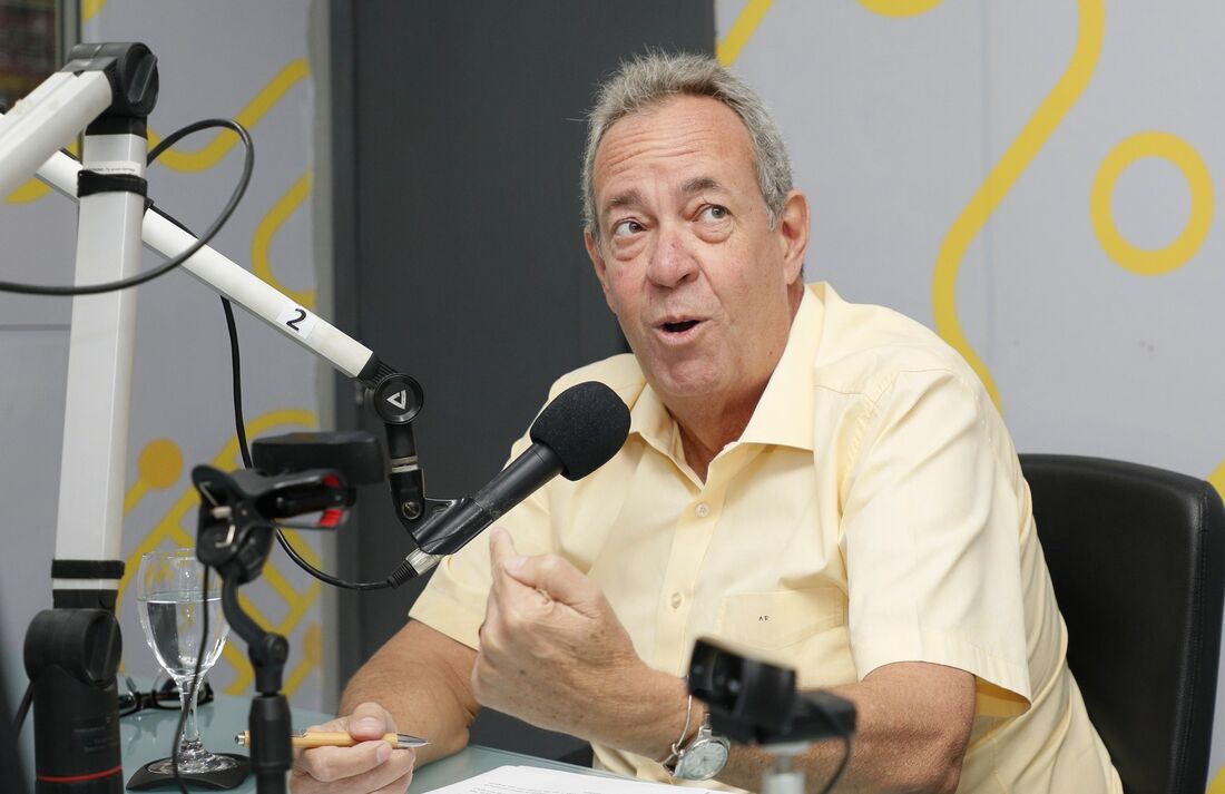 Deputado Estadual Álvaro Porto (PSDB) é recebido no programa Folha Política, da Rádio Folha PE.