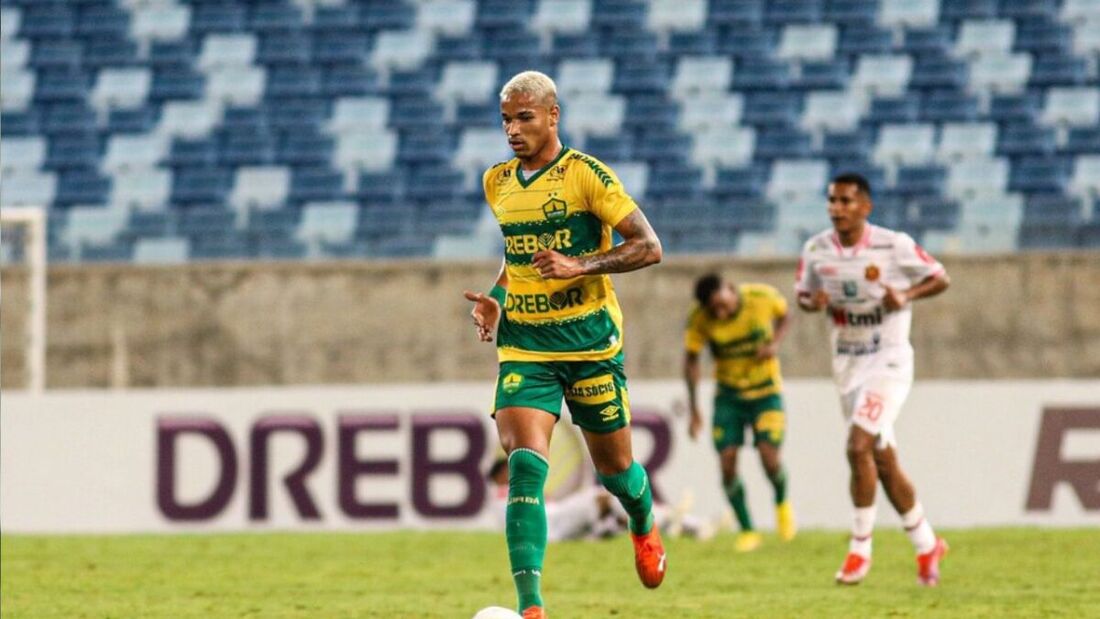 Lucas Cardoso, atacante do Cuiabá
