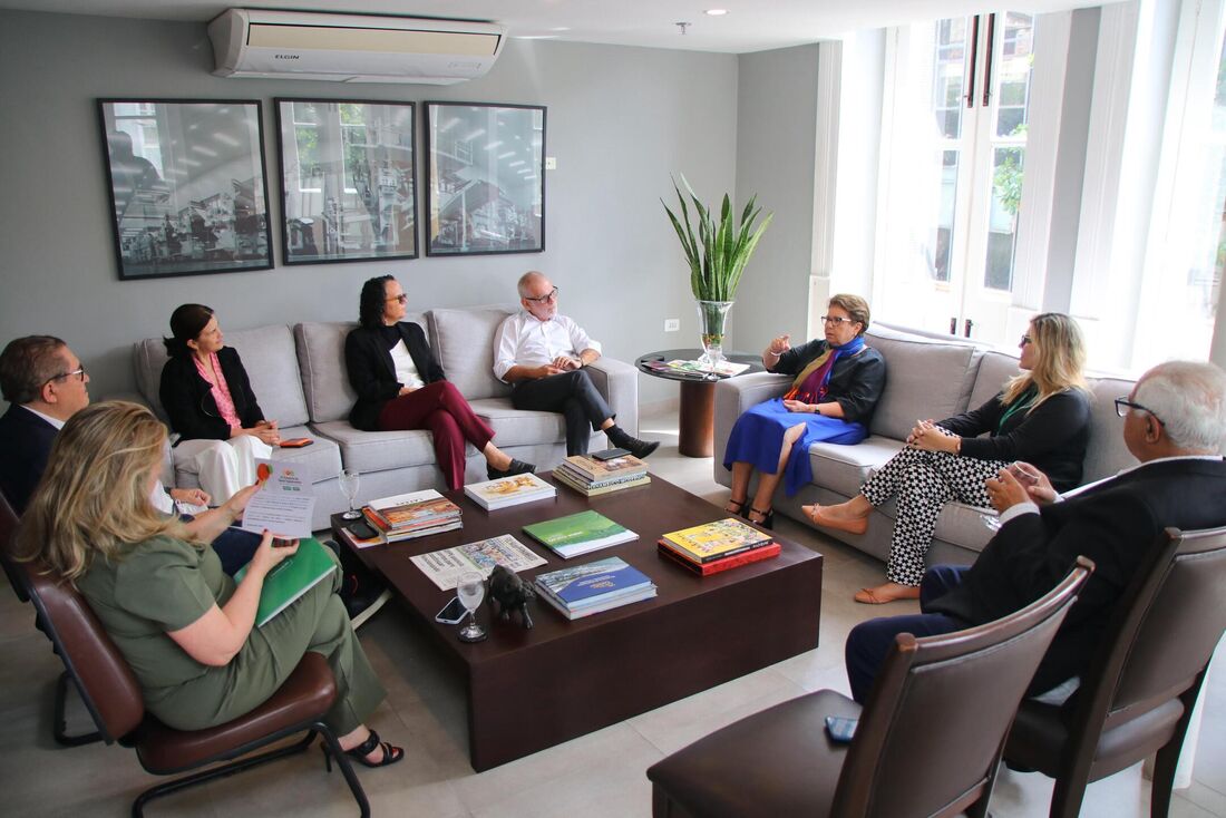 Dra. Lourdinha, Presidente da Unimed Recife, visita à Folha de Pernambucano.