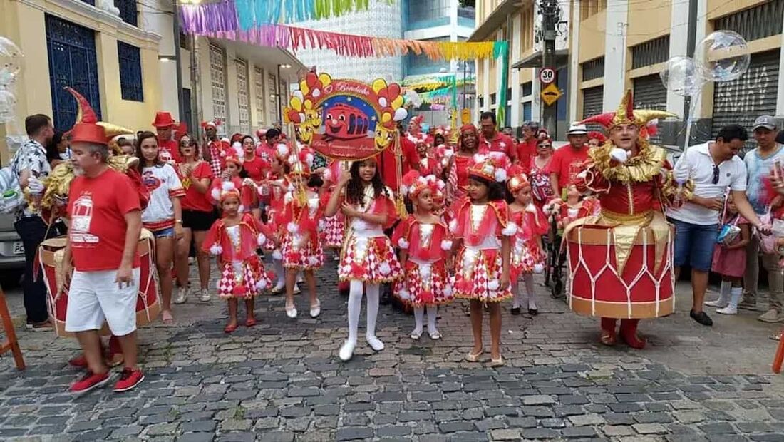 Edição especial do bloco infantil "O Bondinho" anima o Bairro do Recife neste domingo (13)