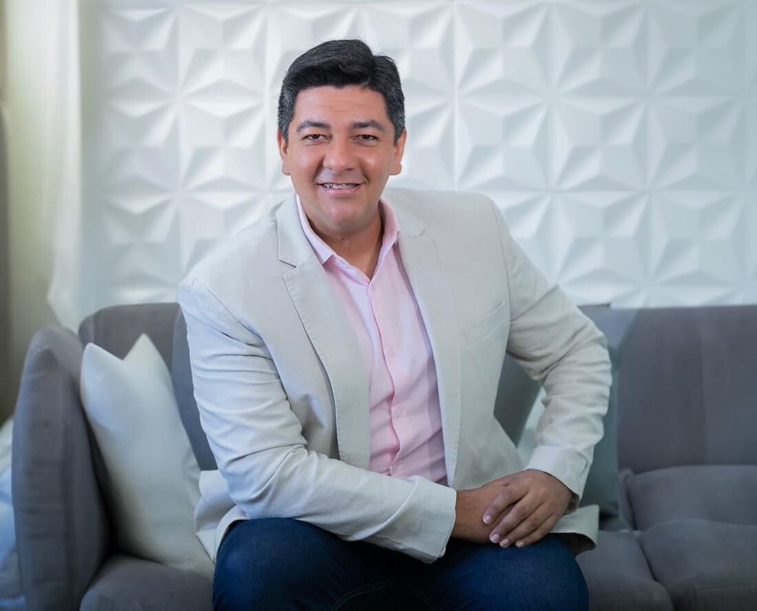 O nutricionista Diego Leite preside a mesa redonda sobre nutrição esportiva no futebol