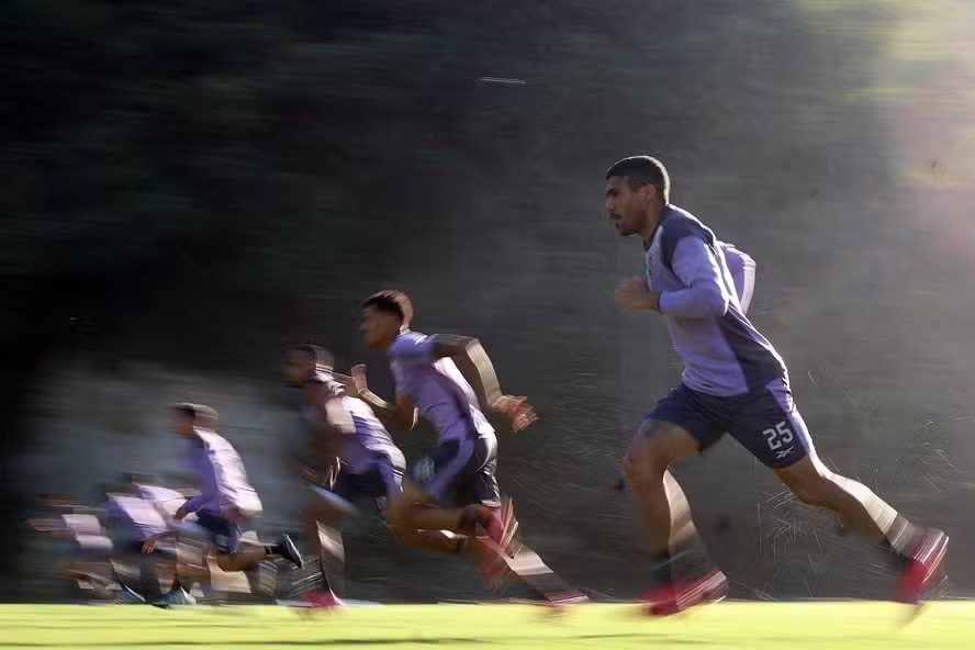Após Mundial, Botafogo busca manter o pique no clássico contra o Vasco 