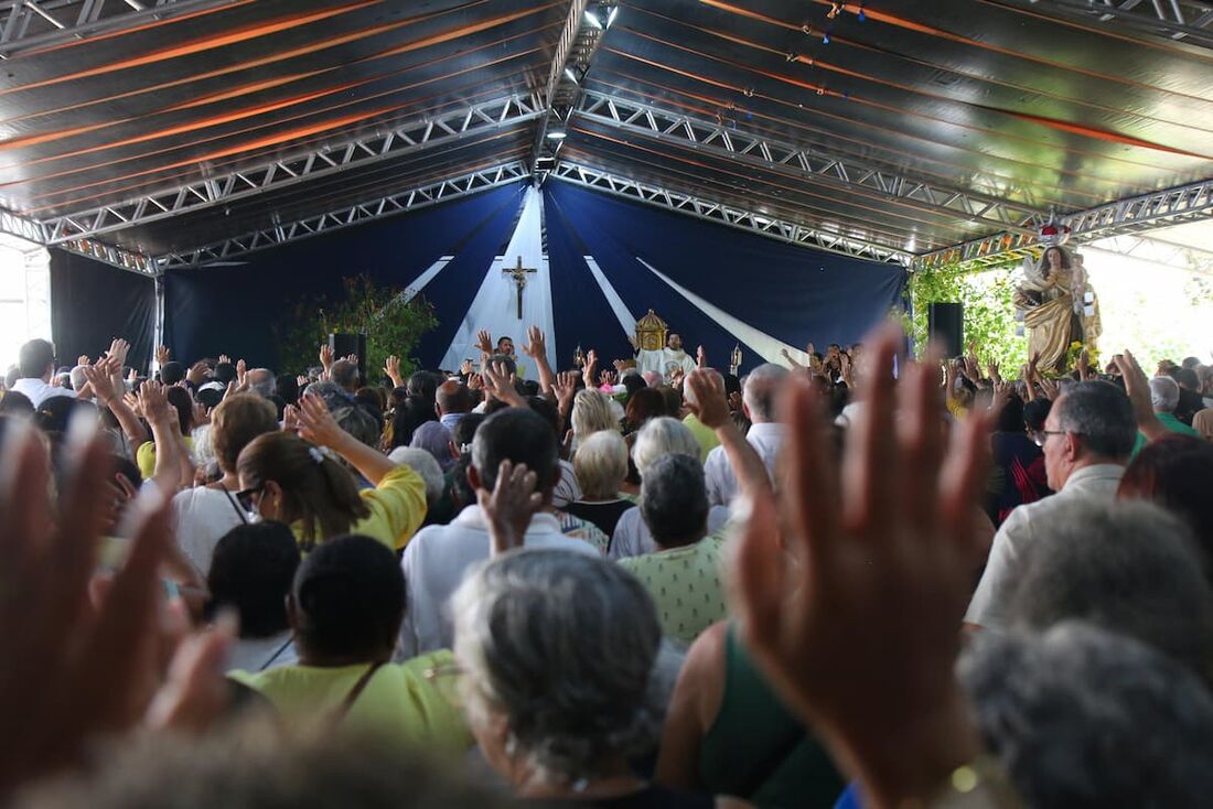 Missa na Basílica de Nossa Senhora do Carmo, no Centro do Recife