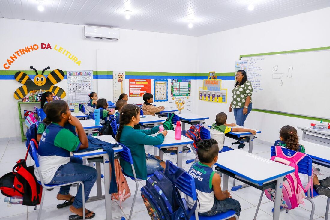 Igarassu investe em formação de professores, climatização das escolas e monitoramento pedagógico para garantir avanço na alfabetização das crianças do 2º ano