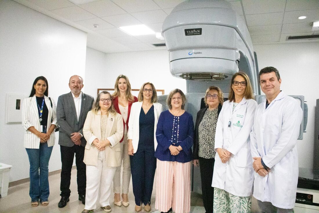 Entrega do novo equipamento para o IMIP