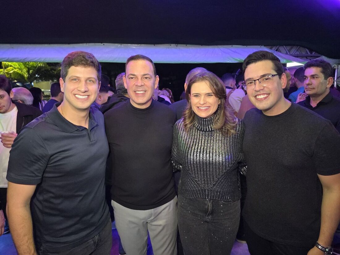 Marília Arraes e João Campos durante agenda no Agreste