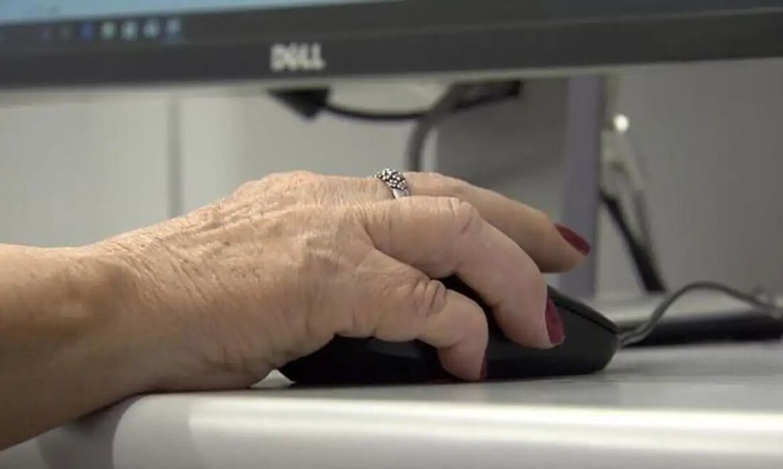 Idosos que usam internet crescem quase quatro vezes em oito anos