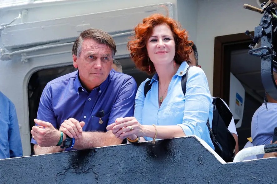 Ex-presidente Jair Bolsonaro e a Deputada Federal Carla Zambelli 