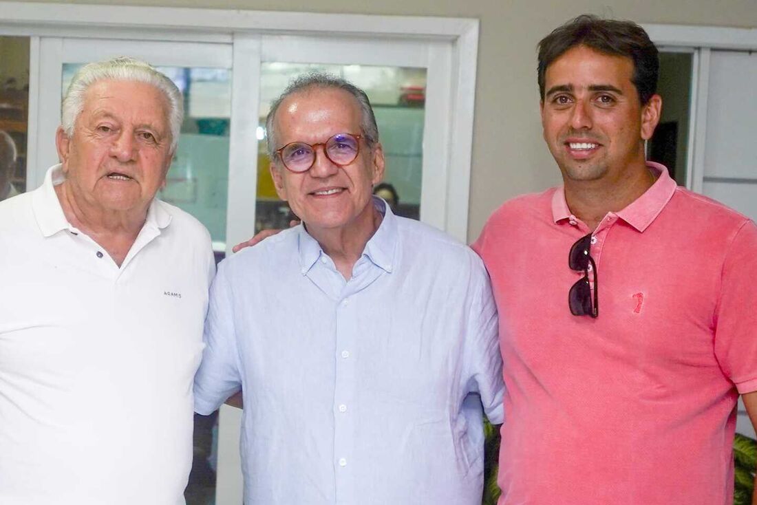 Políticos apoiam Dueire para a reeleição no Senado