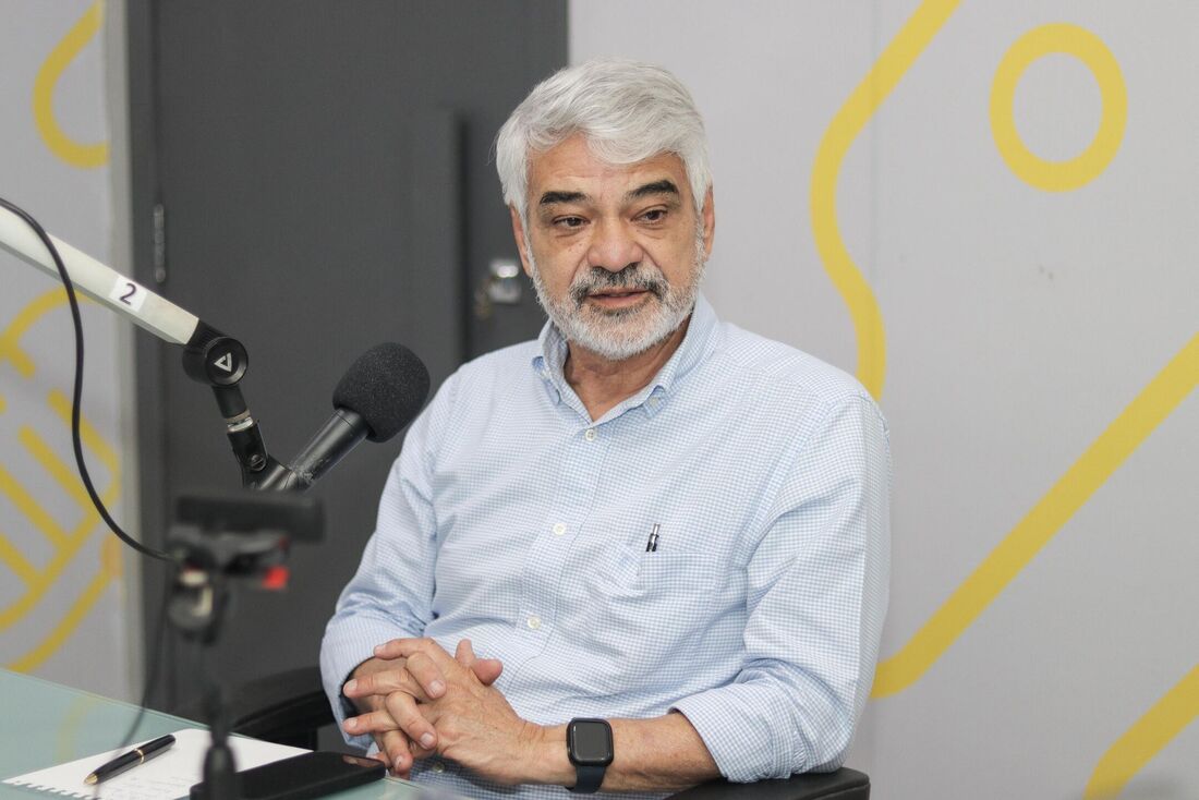 Senador Humberto Costa (PT), em entrevista à Rádio Folha FM 96,7, nesta quinta-feira (31)