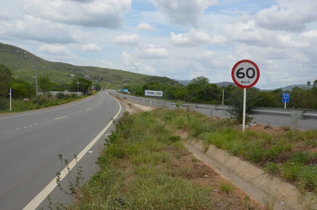 Governo de Pernambuco prevê a requalificação completa do pavimento da PE-160