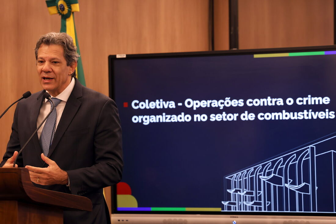  O ministro da Fazenda, Fernando Haddad, durante entrevista coletiva para detalhar duas operações da Polícia Federal para combater a atuação do crime organizado no setor de combustíveis.