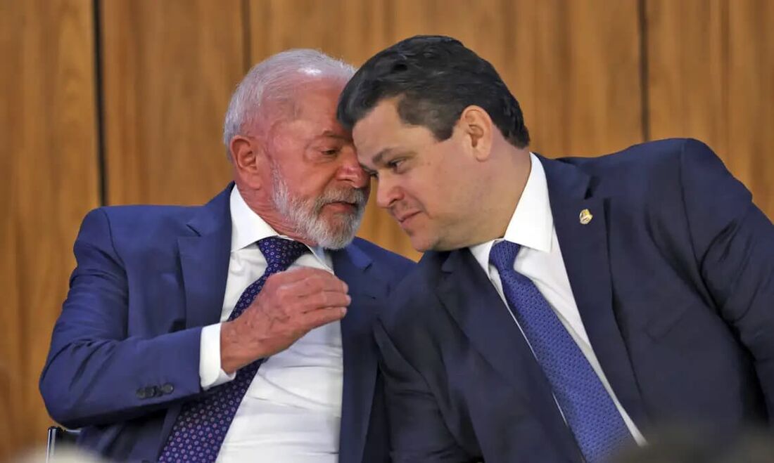 O presidente Lula e o presidente do Senado, Davi Alcolumbre.