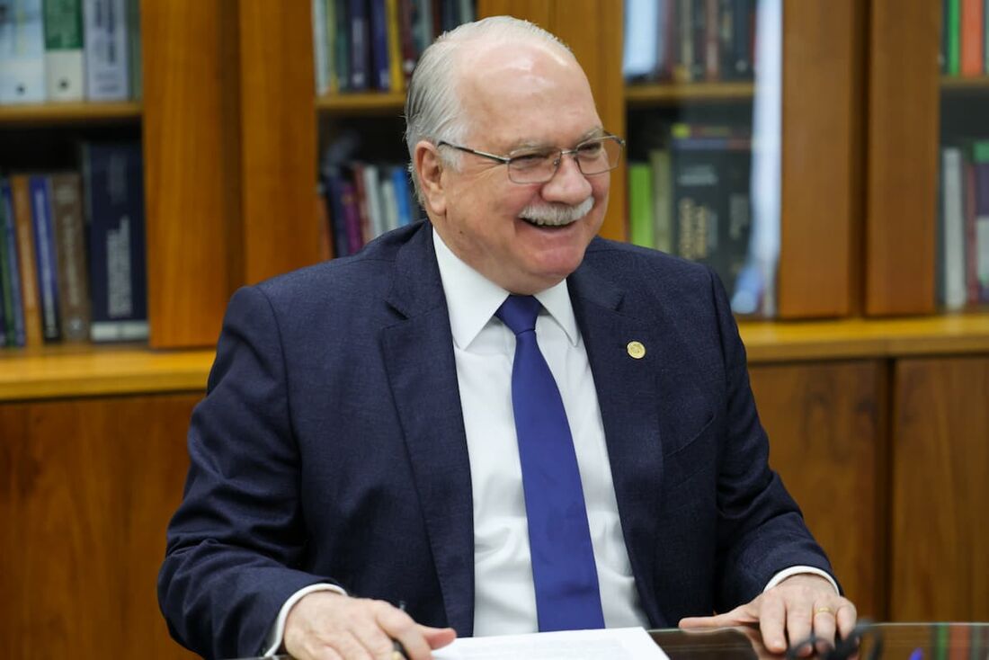 Edson Fachin é eleito presidente do STF.