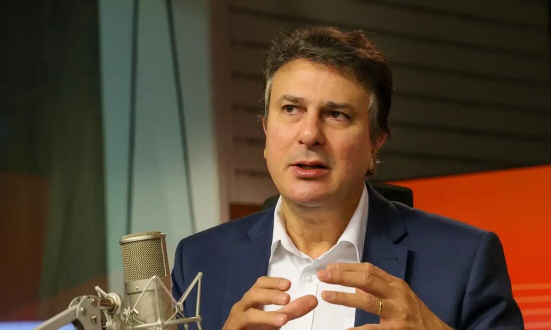 O ministro da Educação, Camilo Santana.