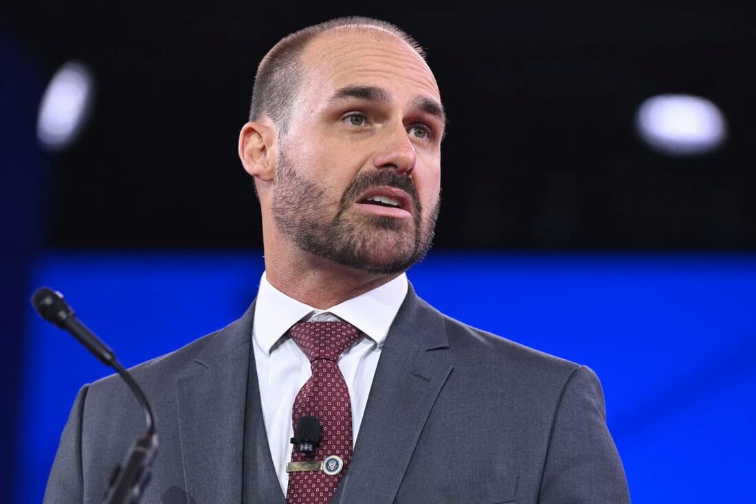 Eduardo Bolsonaro afirmou ser contra a proposta para redução de penas dos condenados pelos atos golpistas