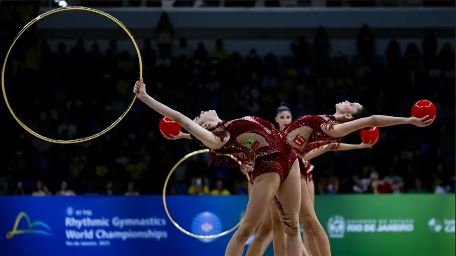 Equipe brasileira de Ginástica Rítmica treinou ao som de torcida do Flamengo ao fundo para se acostumar com o barulho