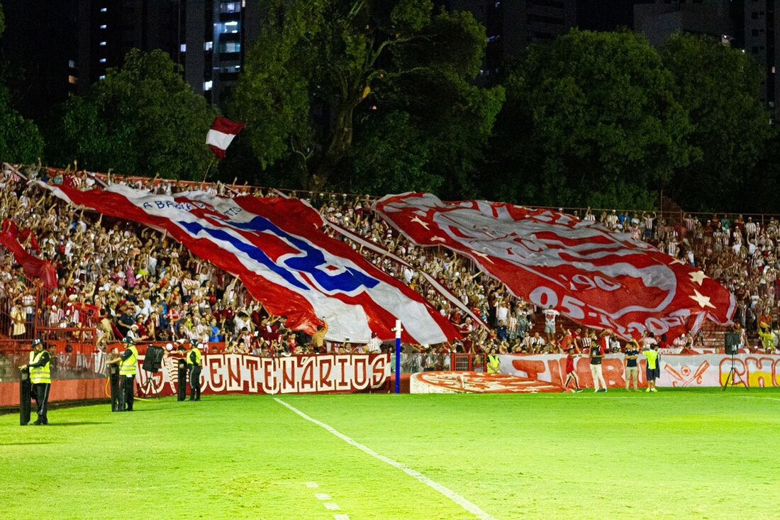 Torcida do Náutico nos Aflitos