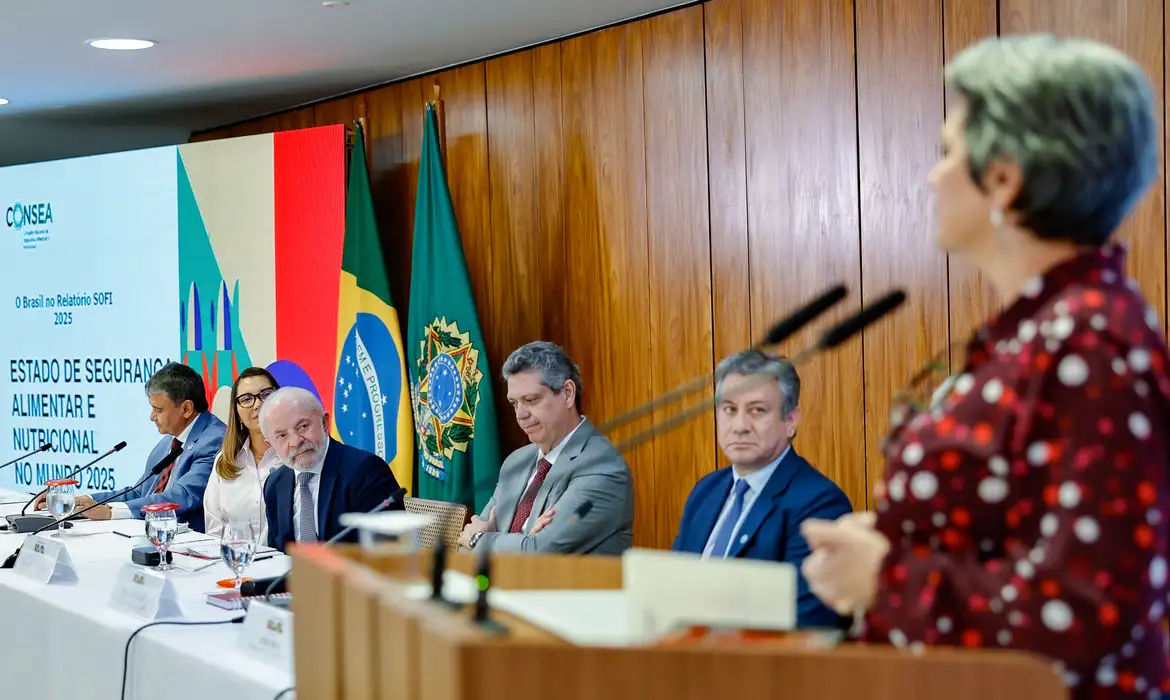 Combate à fome precisa de sensibilidade e política de Estado, diz Lula